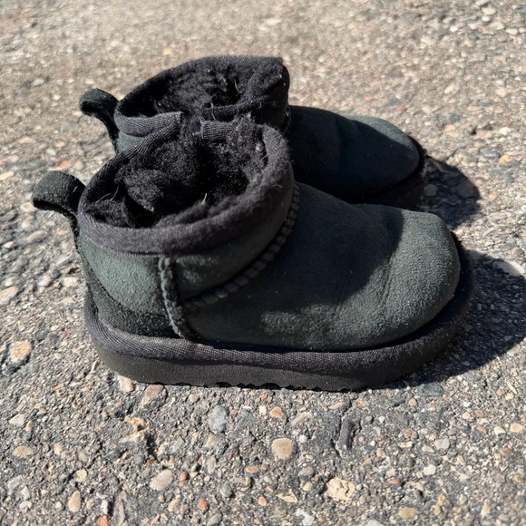 UGG Ankle Boots - Picture 1 of 8